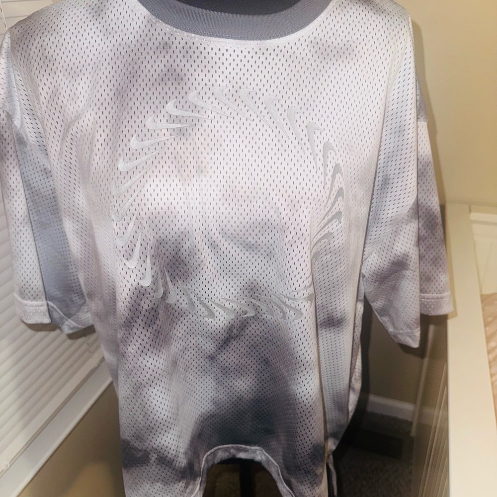 Womens Nike Gray & White Waist length Top Size XL